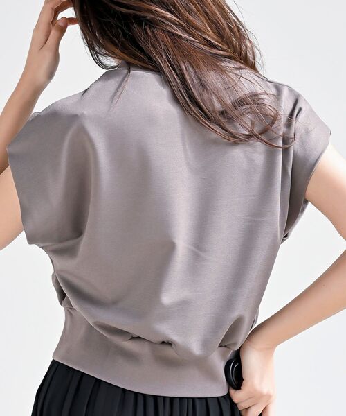 rps（アールピーエス）の「ショート丈ポンチＴ（Tシャツ/カットソー・レディース・グレイッシュベージュ/グリーン系その他/ブルー/オフホワイト/ブラック/モカ・フリー）」の16枚目の写真