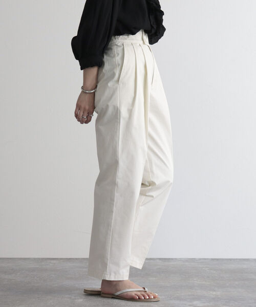 fredy emue(フレディエミュ)の「【fredyemueフレディエミュ】マリンテーパードパンツ(その他パンツ・レディース・ネイビー/ベージュ/オフホワイト・38/36)」の9枚目の写真