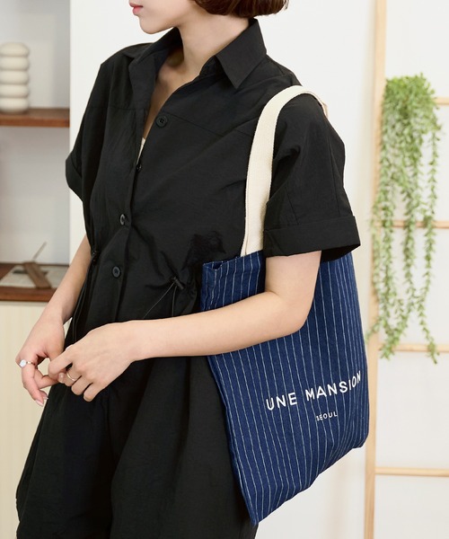 UNE MANSION(ユヌマンション)の「【UNE MADE】UNE MANSION ロゴデニムトートバッグ(トートバッグ・レディース・ブルー/ライトブルー・ONE SIZE)」の3枚目の写真