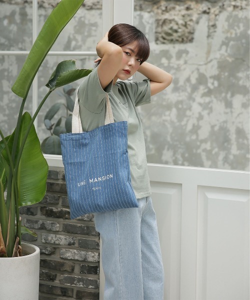 UNE MANSION(ユヌマンション)の「【UNE MADE】UNE MANSION ロゴデニムトートバッグ(トートバッグ・レディース・ブルー/ライトブルー・ONE SIZE)」の8枚目の写真