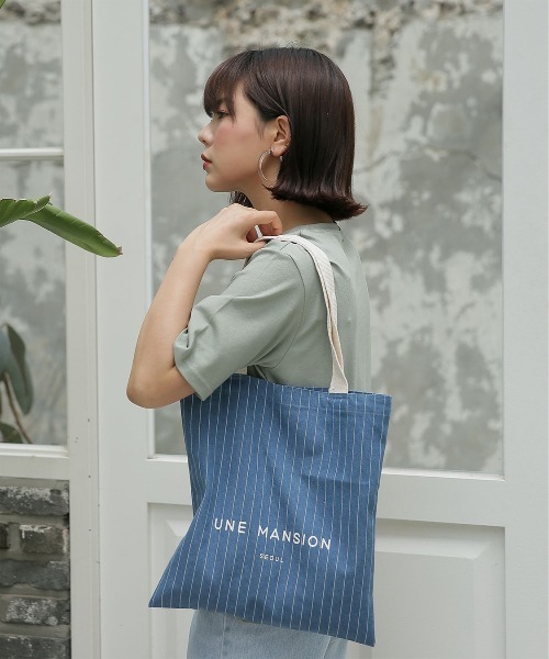 UNE MANSION(ユヌマンション)の「【UNE MADE】UNE MANSION ロゴデニムトートバッグ(トートバッグ・レディース・ブルー/ライトブルー・ONE SIZE)」の5枚目の写真