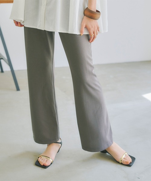 titivate（ティティベイト）の「スリムセミフレアパンツ（その他パンツ・レディース・ライトベージュ/ブラック/チャコール・L/M/S）」の14枚目の写真