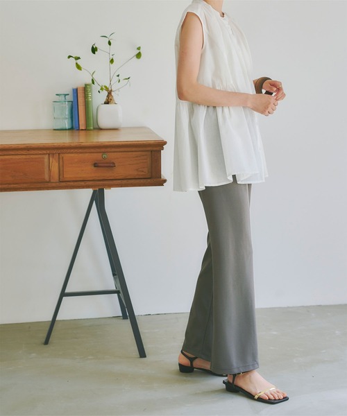 titivate（ティティベイト）の「スリムセミフレアパンツ（その他パンツ・レディース・ライトベージュ/ブラック/チャコール・L/M/S）」の15枚目の写真