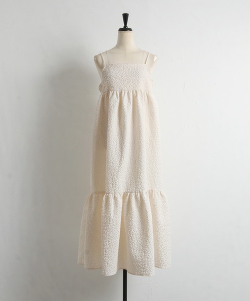 tocco closet(トッコ クローゼット)の「【ZOZO限定】エンボスキャミワンピース(ワンピース・レディース・アイボリー/ブラック・M)」の7枚目の写真