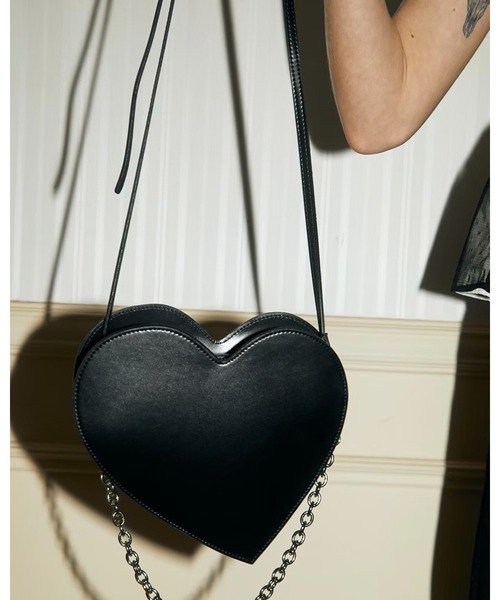 epine(エピヌ)の「epine heart shoulder bag(ショルダーバッグ・レディース・ブラック×ゴールド/ブラック×シルバー・ONESIZE)」の2枚目の写真
