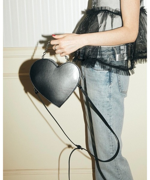 epine(エピヌ)の「epine heart shoulder bag(ショルダーバッグ・レディース・ブラック×ゴールド/ブラック×シルバー・ONESIZE)」の7枚目の写真