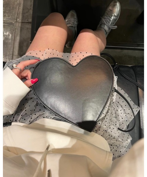 epine(エピヌ)の「epine heart shoulder bag(ショルダーバッグ・レディース・ブラック×ゴールド/ブラック×シルバー・ONESIZE)」の11枚目の写真