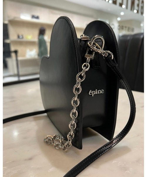 epine(エピヌ)の「epine heart shoulder bag(ショルダーバッグ・レディース・ブラック×ゴールド/ブラック×シルバー・ONESIZE)」の4枚目の写真