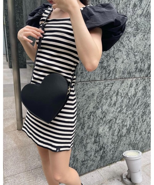 epine(エピヌ)の「epine heart shoulder bag(ショルダーバッグ・レディース・ブラック×ゴールド/ブラック×シルバー・ONESIZE)」の19枚目の写真