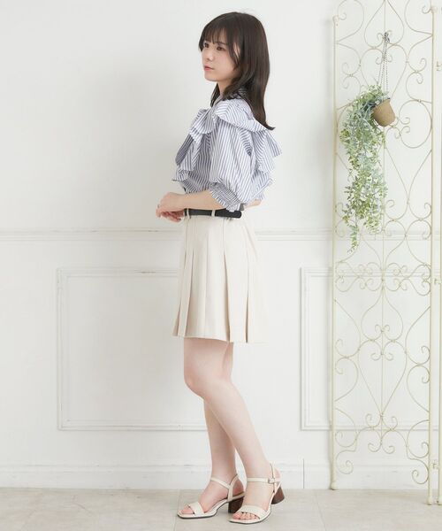 ems excite(エムズエキサイト)の「VフリルボウタイBL(シャツ/ブラウス・レディース・ホワイト/ブルー系その他/ピンク・FREE)」の8枚目の写真