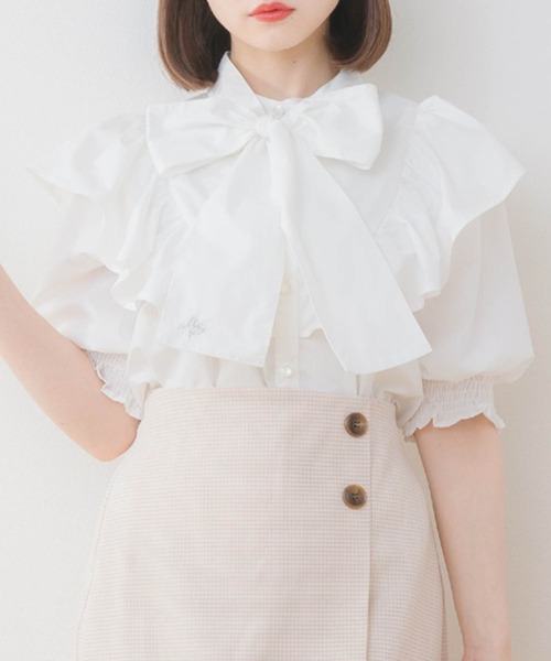 ems excite(エムズエキサイト)の「VフリルボウタイBL(シャツ/ブラウス・レディース・ホワイト/ブルー系その他/ピンク・FREE)」の1枚目の写真