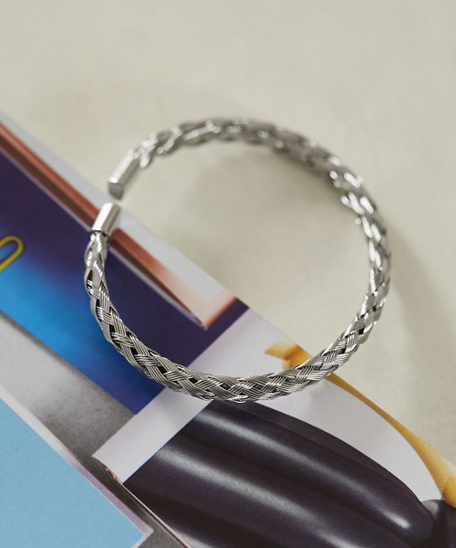 ear PAPILLONNER（イアパピヨネ）の「《金属アレルギー対応》ステンレス編込みバングル（バングル/リストバンド・レディース・シルバー/ゴールド・FREE）」の12枚目の写真