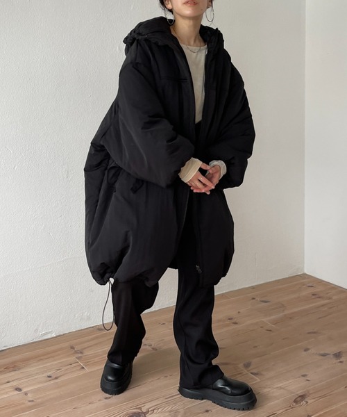 wee9s(ウィークス)の「over size monster hoodie coat / オーバーサイズモンスターフーディーコート(ダウンジャケット/コート・レディース・ブラック/クリーム・FREE)」の6枚目の写真