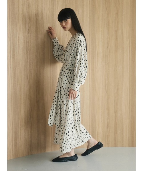 armonia（アルモニーア）の「a.　スクエアドットプリントタックワンピース（ワンピース・レディース・アイボリー/ブラック/イエロー・FREE）」の5枚目の写真