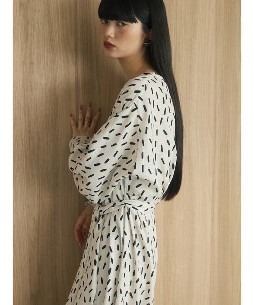 armonia（アルモニーア）の「a.　スクエアドットプリントタックワンピース（ワンピース・レディース・アイボリー/ブラック/イエロー・FREE）」の8枚目の写真