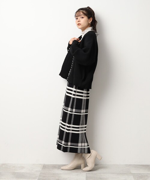 DRESKIP（ドレスキップ）の「◆フェイクパ－ル使い畦編みニットカーディガン（カーディガン/ボレロ・レディース・ブルー/レモンイエロー/ライトグレー/サンドベージュ/ブラック・02/03/04）」の8枚目の写真