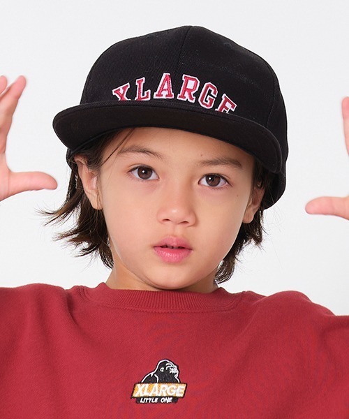 XLARGE KIDS(エクストララージキッズ)の「カレッジロゴキャップ(キャップ・キッズ・ブラック/カーキ/ネイビー・S(48-52cm)/M(52-56cm))」の1枚目の写真