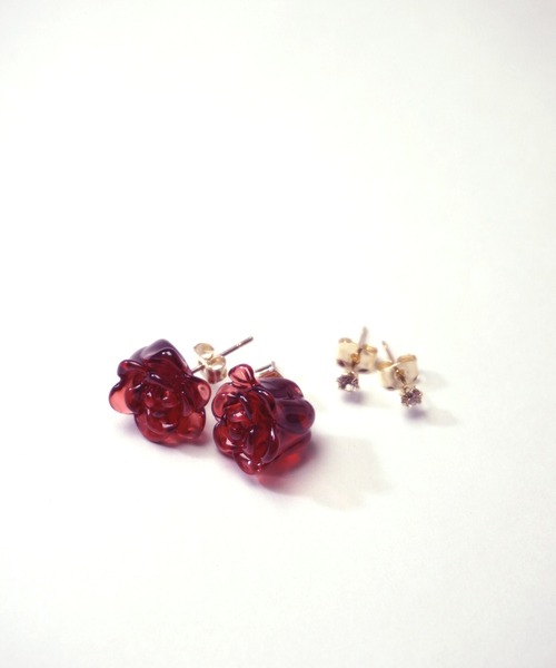 misto accessories（ミストアクセサリーズ）の「ROSE&GRAIN pierces　ローズピアス・一粒ピアス 2ピースセット（ピアス（両耳用）・レディース・ホワイト/レッド/ピンク・FREE）」の8枚目の写真