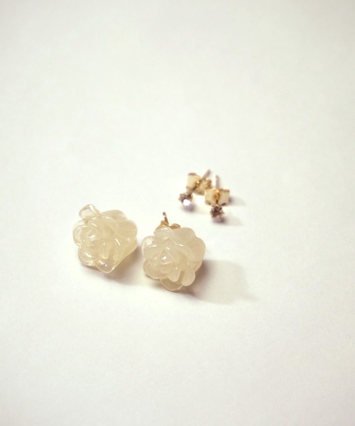 misto accessories（ミストアクセサリーズ）の「ROSE&GRAIN pierces　ローズピアス・一粒ピアス 2ピースセット（ピアス（両耳用）・レディース・ホワイト/レッド/ピンク・FREE）」の14枚目の写真