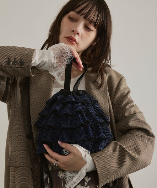 数量限定❤CHANEL❤ネイビーラメ巾着ショルダーバッグゴールドチェーン ❤CHANEL❤ネイビーラメ巾着ショルダーバッグゴールドチェーン