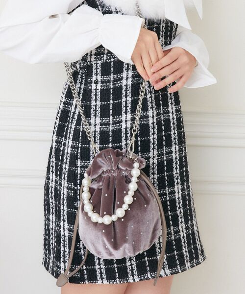 ems excite（エムズエキサイト）の「ベロア巾着ショルダーバッグ（ショルダーバッグ・レディース・ライトグレー/ライトベージュ/ブラック・ONE SIZE）」の3枚目の写真