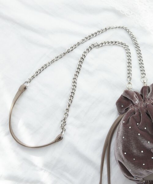 ems excite（エムズエキサイト）の「ベロア巾着ショルダーバッグ（ショルダーバッグ・レディース・ライトグレー/ライトベージュ/ブラック・ONE SIZE）」の13枚目の写真