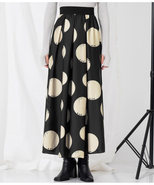 Settimissimo（セッティミッシモ）の「ITALYドットプリント サテン フレアロングスカート（スカート・レディース・ブラック・FREE）」の10枚目の写真