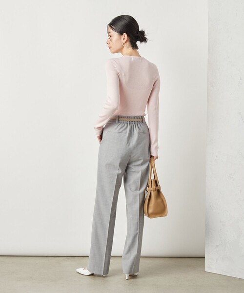 NOLLEY’S Sophi（ノーリーズソフィ）の「《手洗い可能》18Gホールガーメントガーゼ風リブクルーネックプルオーバーニット（ニット/セーター・レディース・ベビーピンク/チャコールグレー/クリーム・38）」の11枚目の写真