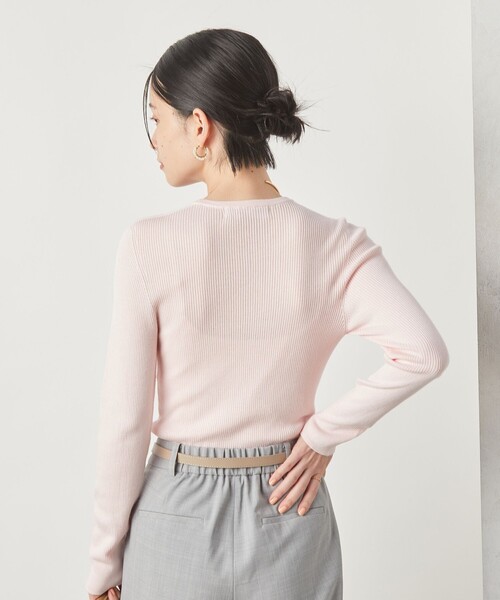 NOLLEY’S Sophi（ノーリーズソフィ）の「《手洗い可能》18Gホールガーメントガーゼ風リブクルーネックプルオーバーニット（ニット/セーター・レディース・ベビーピンク/チャコールグレー/クリーム・38）」の18枚目の写真