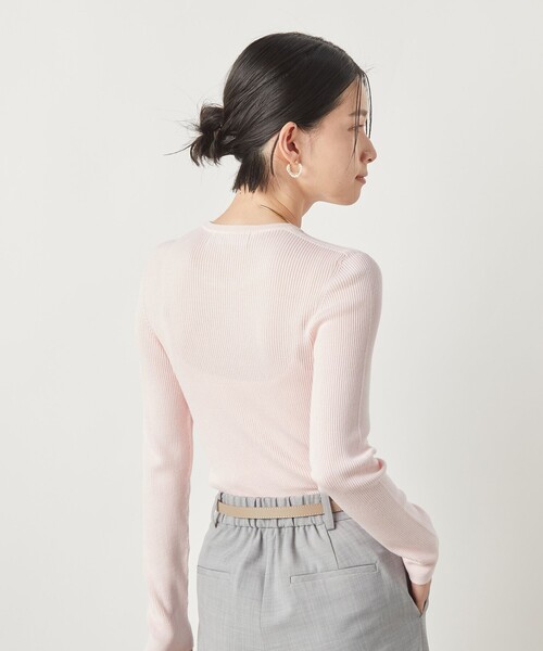 NOLLEY’S Sophi（ノーリーズソフィ）の「《手洗い可能》18Gホールガーメントガーゼ風リブクルーネックプルオーバーニット（ニット/セーター・レディース・ベビーピンク/チャコールグレー/クリーム・38）」の19枚目の写真