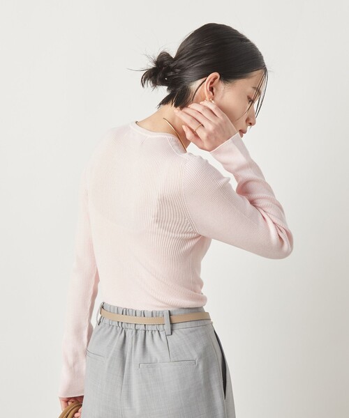 NOLLEY’S Sophi（ノーリーズソフィ）の「《手洗い可能》18Gホールガーメントガーゼ風リブクルーネックプルオーバーニット（ニット/セーター・レディース・ベビーピンク/チャコールグレー/クリーム・38）」の20枚目の写真