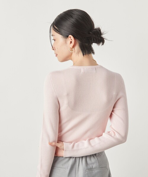 NOLLEY’S Sophi（ノーリーズソフィ）の「《手洗い可能》18Gホールガーメントガーゼ風リブクルーネックプルオーバーニット（ニット/セーター・レディース・ベビーピンク/チャコールグレー/クリーム・38）」の21枚目の写真