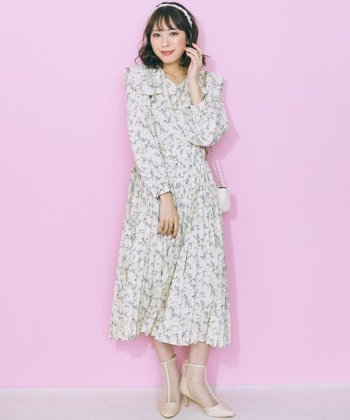 marun(マルン)の「<大きいサイズ> フラワープリントビッグカラーワンピース marun(ワンピース・レディース・アイボリー/ネイビー・L/LL/3L/4L/5L)」の21枚目の写真