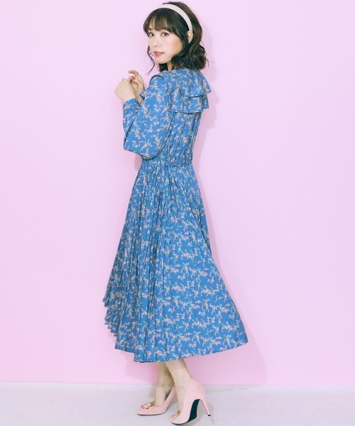 marun(マルン)の「<大きいサイズ> フラワープリントビッグカラーワンピース marun(ワンピース・レディース・アイボリー/ネイビー・L/LL/3L/4L/5L)」の9枚目の写真