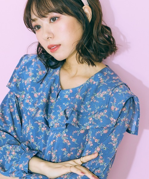 marun(マルン)の「<大きいサイズ> フラワープリントビッグカラーワンピース marun(ワンピース・レディース・アイボリー/ネイビー・L/LL/3L/4L/5L)」の3枚目の写真