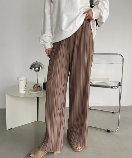 Eclat one（エクラワン）の「ウエストゴム  プリーツ ストレートパンツ（その他パンツ・レディース・モカ/ブルー/ブラック・M/L）」の2枚目の写真