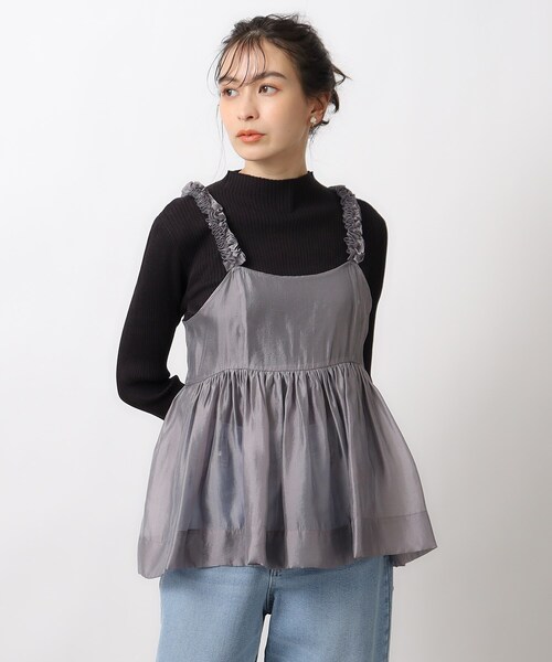 OPAQUE.CLIP（オペークドットクリップ）の「◆オーガンジーキャミブラウス【洗濯機洗い可】（タンクトップ・レディース・オフホワイト/グレー/ブラック・36/38/40）」の3枚目の写真