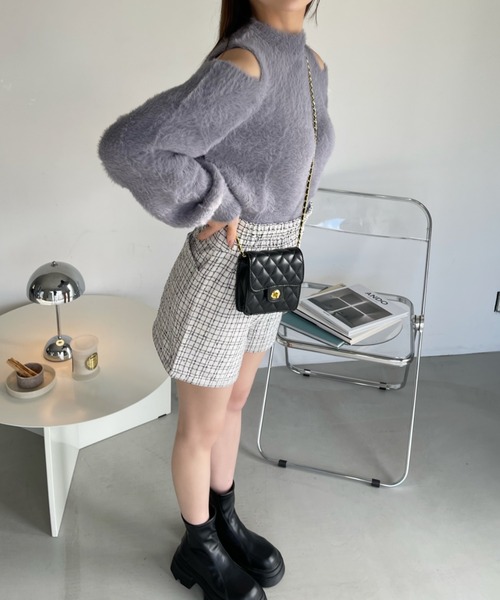 Ada.(エイダ)の「オープン ショルダー フェザー ニット(ニット/セーター・レディース・ブラック/アイボリー/ピンク/ダークブルー/グレイッシュベージュ・FREE)」の20枚目の写真