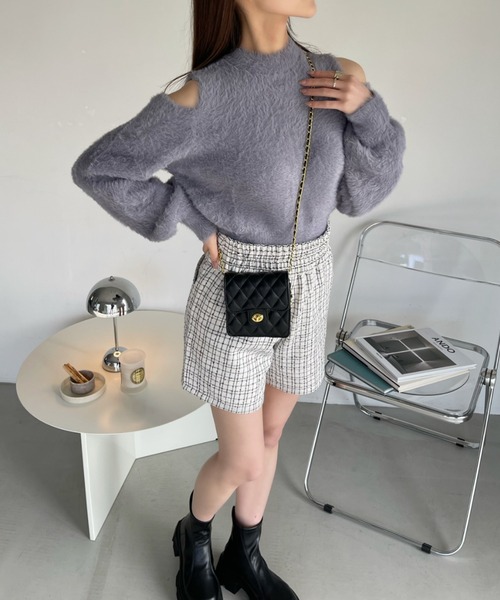 Ada.(エイダ)の「オープン ショルダー フェザー ニット(ニット/セーター・レディース・ブラック/アイボリー/ピンク/ダークブルー/グレイッシュベージュ・FREE)」の21枚目の写真