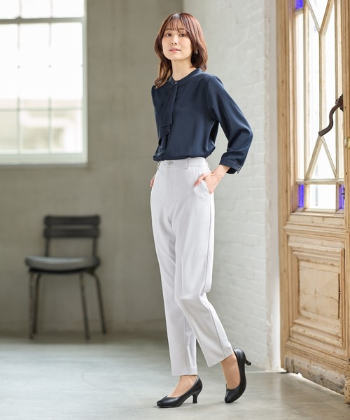 Honeys（ハニーズ）の「テーパードパンツ（股下６５ｃｍ）（スラックス・レディース・ブラック/ライトベージュ/ベージュ/ネイビー/グレイッシュベージュ・L/M/S/3L/LL）」の14枚目の写真