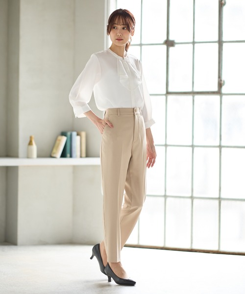 Honeys（ハニーズ）の「テーパードパンツ（股下６５ｃｍ）（スラックス・レディース・ブラック/ライトベージュ/ベージュ/ネイビー/グレイッシュベージュ・L/M/S/3L/LL）」の17枚目の写真