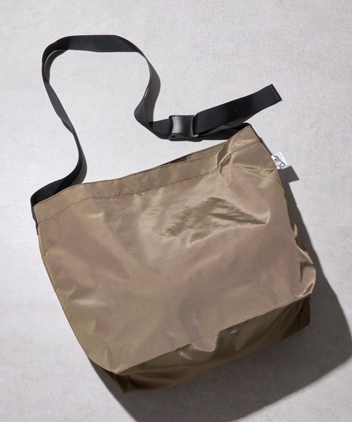 Drifter(ドリフター)の「【Drifter】PLAIN SHOULDER BAG(ショルダーバッグ・メンズ・ライトブルー/ライトピンク/ライトグリーン/ブラック/ブラウン/その他2/ダークインディゴブルー/マルチ・FREE)」の1枚目の写真