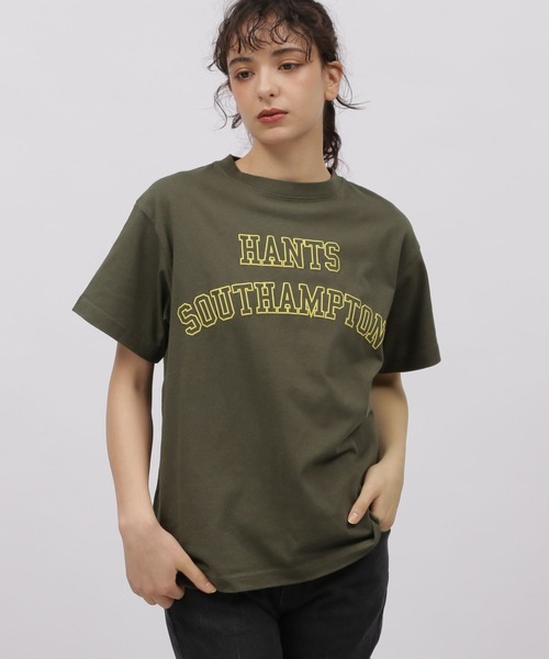 LAKOLE(ラコレ)の「グラフィックアーチロゴT / 116591(Tシャツ/カットソー・レディース・オフホワイト/チャコールグレー/イエロー系その他・SMALL/MEDIUM)」の3枚目の写真