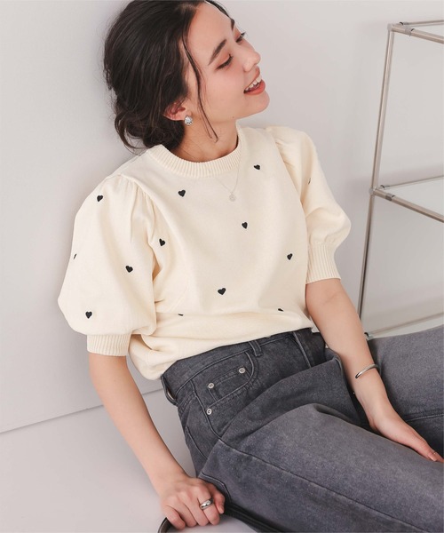 titivate（ティティベイト）の「ハート柄ボリュームスリーブプルオーバー（Tシャツ/カットソー・レディース・ホワイト系その他/ブラック系その他/ホワイト系その他2/グレー系その他・FREE）」の2枚目の写真