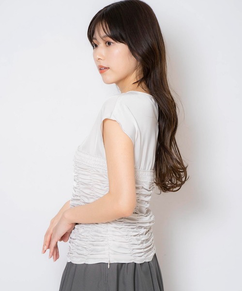 NOELA（ノエラ）の「シャーリングビスチェ切替ブラウス（シャツ/ブラウス・レディース・ベージュ/チャコールグレー/ブルー・フリー）」の10枚目の写真