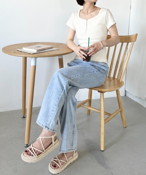 CLEA(クレア)の「フラワー柄レイヤードコンパクト半袖トップス(Tシャツ/カットソー・レディース・アイボリー・M)」の6枚目の写真