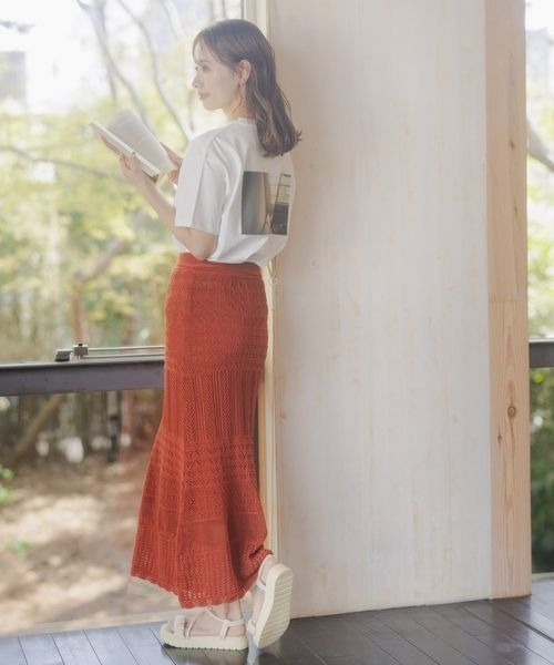 mysty woman（ミスティウーマン）の「【花盛友里さんコラボ】コラボアートフォトTシャツ 121442（Tシャツ/カットソー・レディース・ホワイト系その他3/ホワイト系その他2/ホワイト系その他/チャコールグレー・FREE）」の8枚目の写真