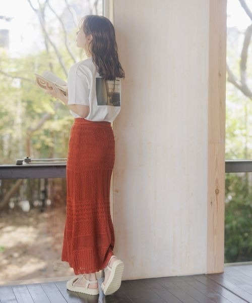 mysty woman（ミスティウーマン）の「【花盛友里さんコラボ】コラボアートフォトTシャツ 121442（Tシャツ/カットソー・レディース・ホワイト系その他3/ホワイト系その他2/ホワイト系その他/チャコールグレー・FREE）」の9枚目の写真