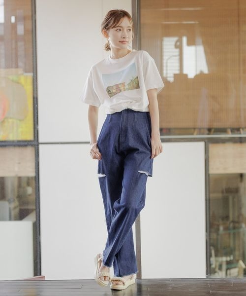 mysty woman（ミスティウーマン）の「【花盛友里さんコラボ】コラボアートフォトTシャツ 121442（Tシャツ/カットソー・レディース・ホワイト系その他3/ホワイト系その他2/ホワイト系その他/チャコールグレー・FREE）」の18枚目の写真