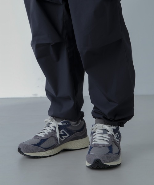 NANO universe（ナノユニバース）の「ライトウェイトイージーパンツ（その他パンツ・メンズ・カーキ/ホワイト/チャコール/ネイビー・S/M/L/XL）」の14枚目の写真